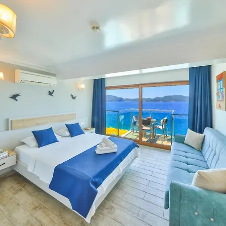Hotel The *